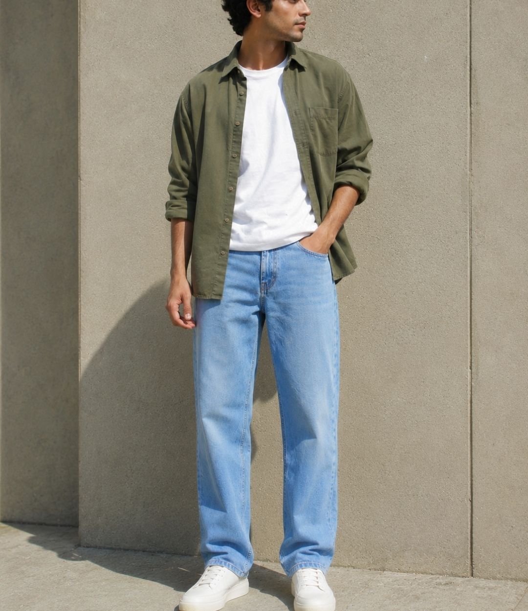 The Classic Comfort Fit Jeans In Light Indigo