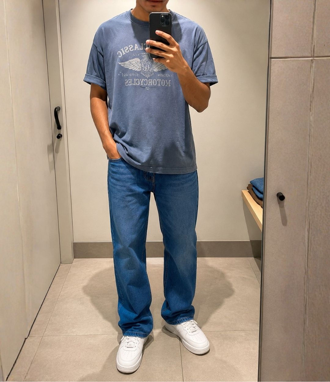 The Classic Comfort Fit Jeans In Dark Indigo