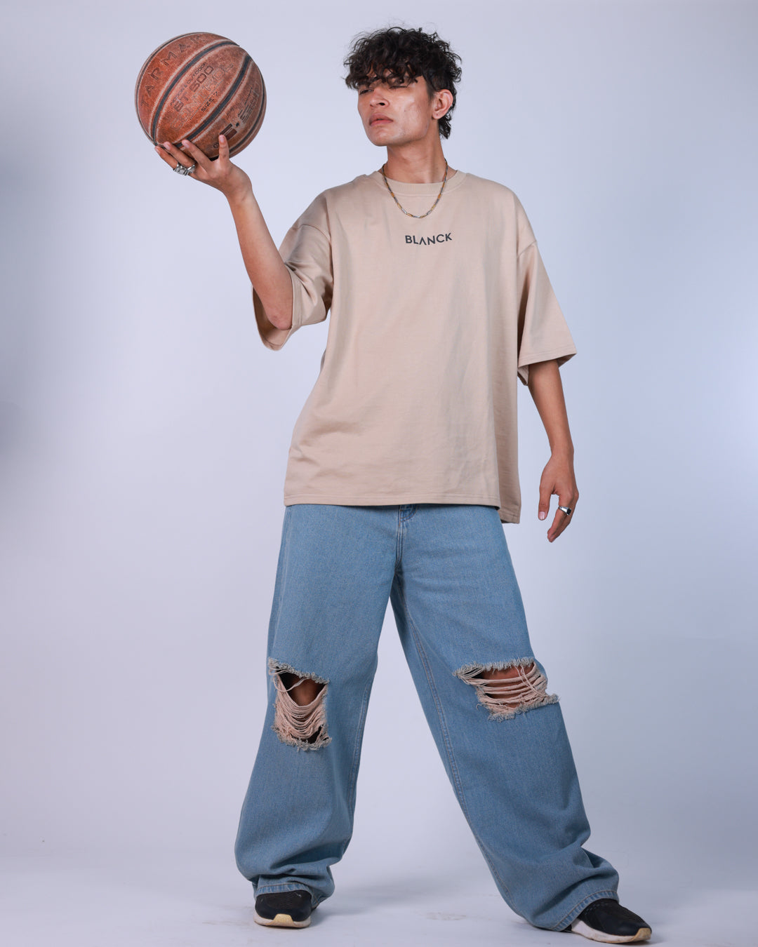 Baggy knee ripped jeans Clearance